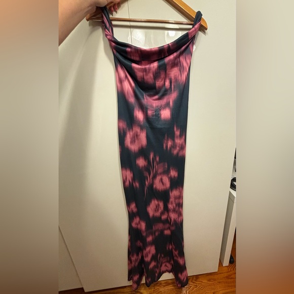 Club L London Lita Pink Twisted Abstract Dress - Picture 6 of 6